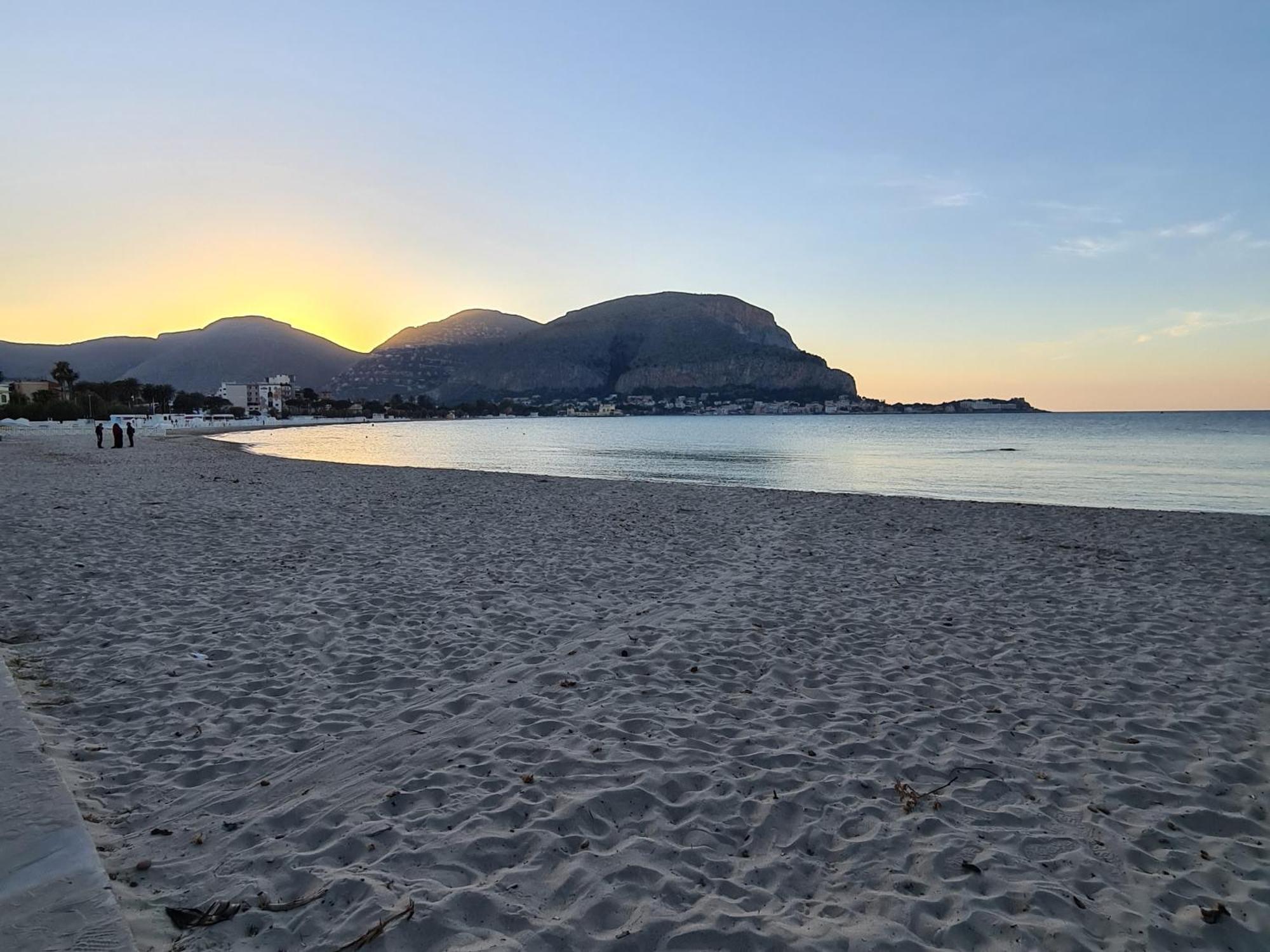 Arima Mondello Apartment Exteriör bild
